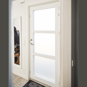 Entrance door with DÉCOR glazing